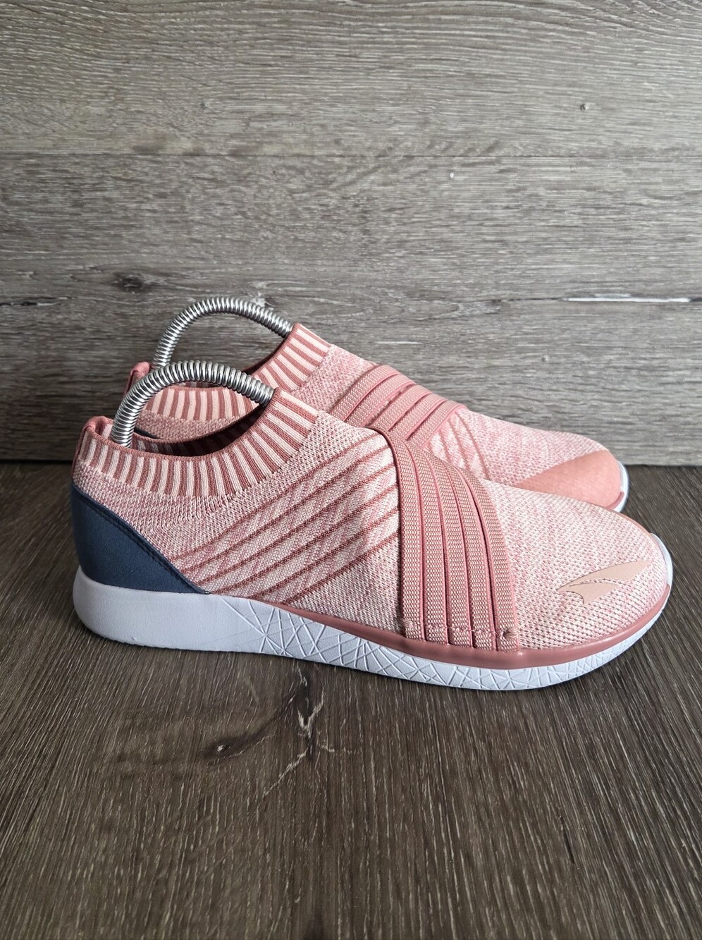 NEW Altra Dyani Knit Coral Pink Blue Athletic Running Shoes Women’s Size 8.5